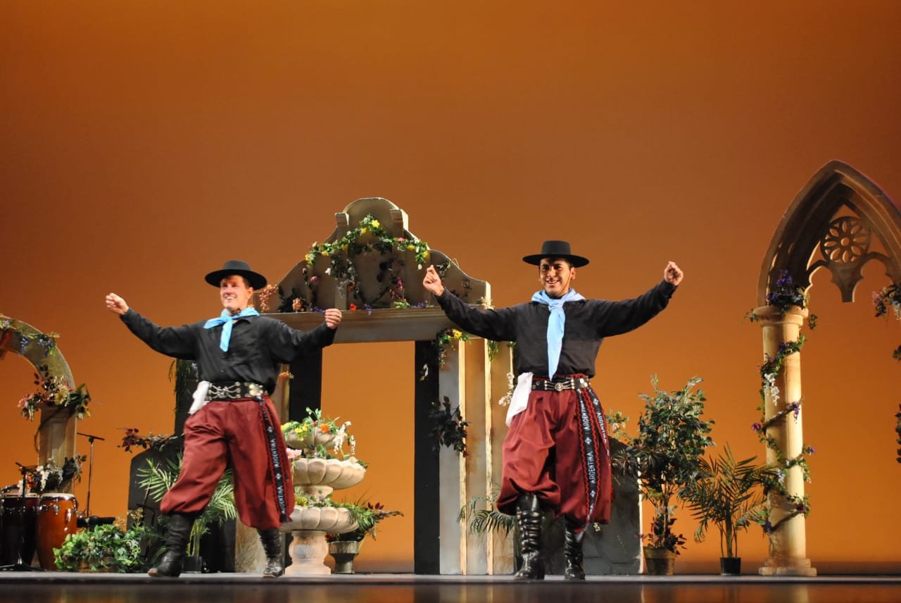 Folklore Internacional Dance